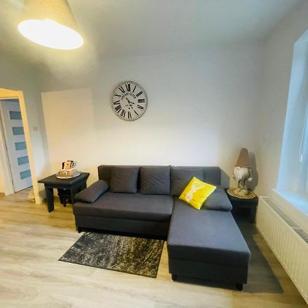 Апартаменти Apartament Oliwia Єленя-Ґура Екстер'єр фото