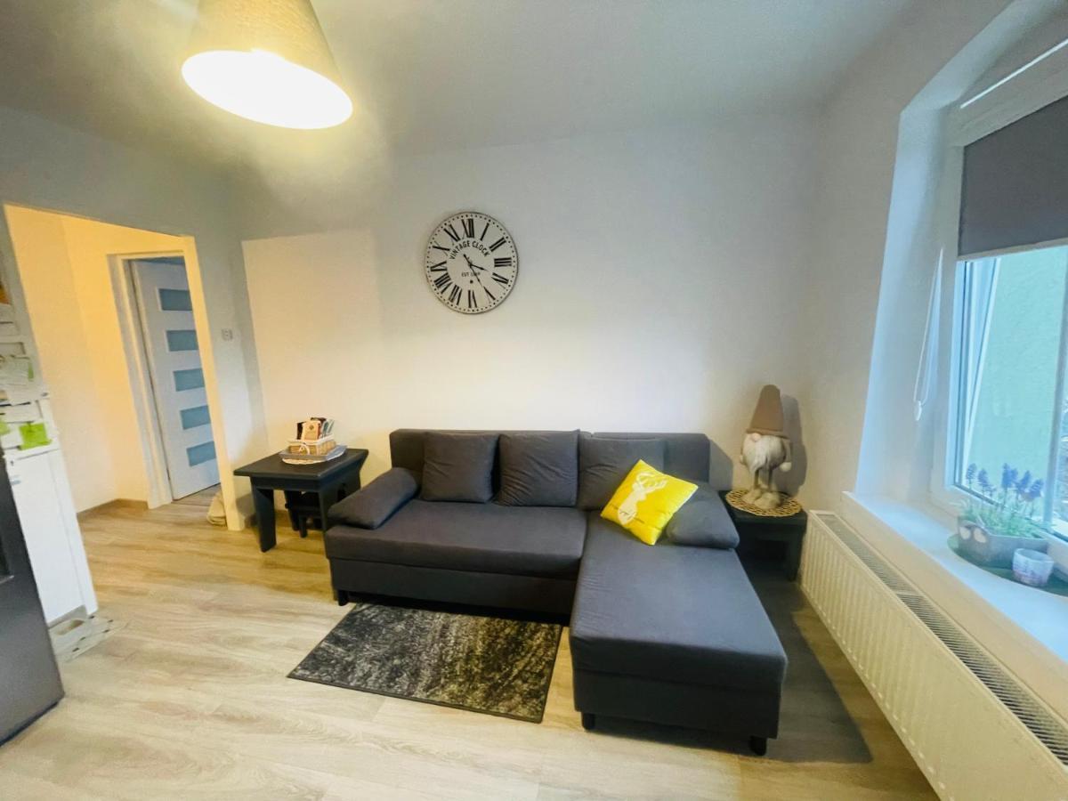 Апартаменти Apartament Oliwia Єленя-Ґура Екстер'єр фото