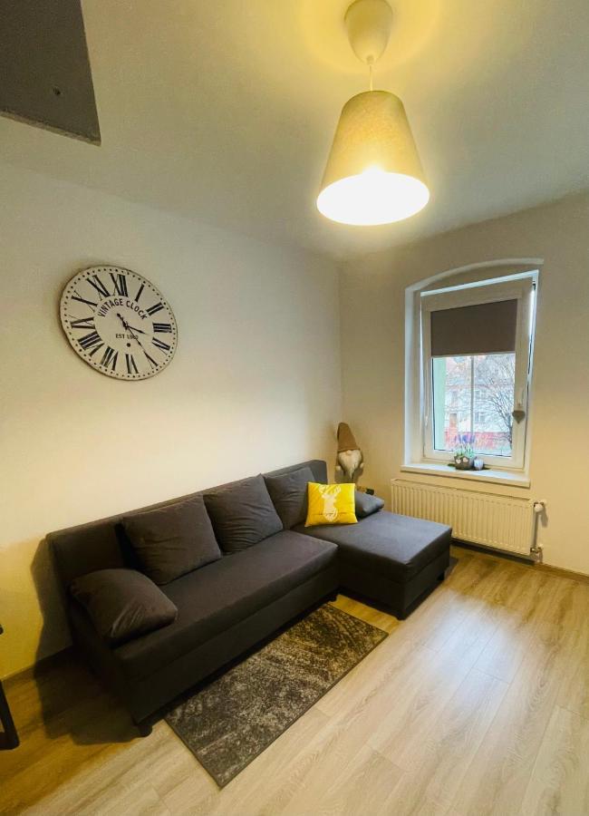 Апартаменти Apartament Oliwia Єленя-Ґура Екстер'єр фото
