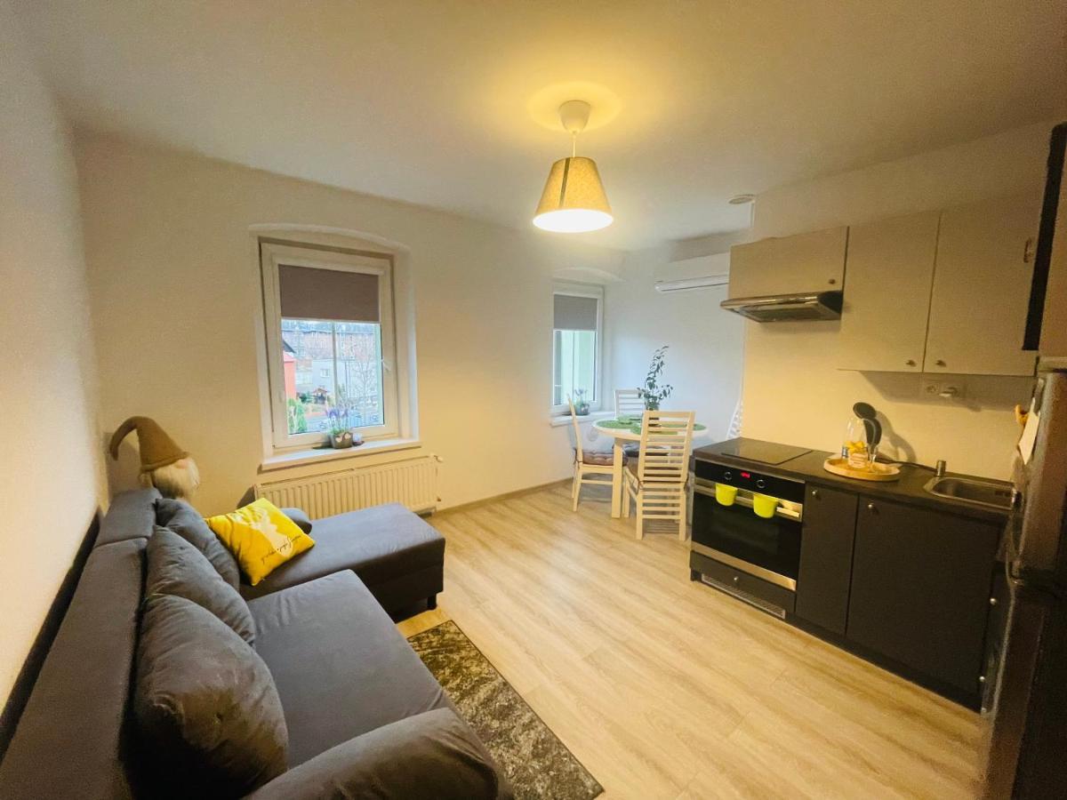 Апартаменти Apartament Oliwia Єленя-Ґура Екстер'єр фото